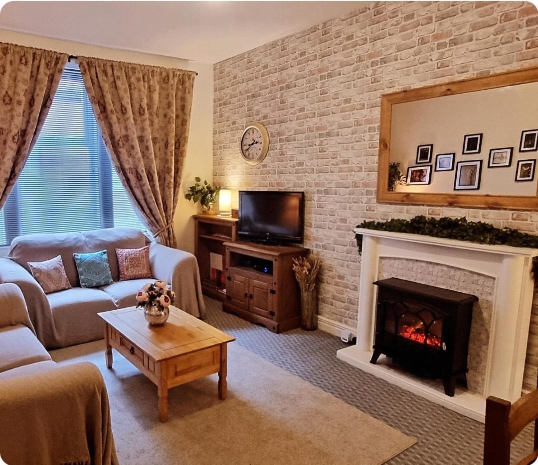 Entire, Main Door, Pet Friendly, Home Away From Home, East Ayrshire Newmilns Buitenkant foto